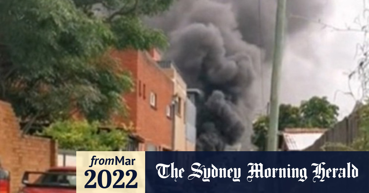 Video Fire erupts at Sydney petrol station